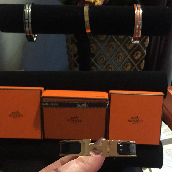 Hermes Jewelry - Hermes H clic noir bracelet